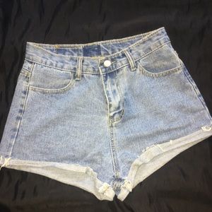 Fashion girl shorts. Size L fit between 0-2